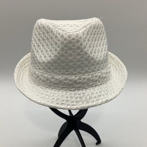 1820. Unisex White Textured Fedora Hat Size S/M NWOT